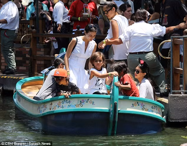 Tiệc sinh nhật lần thứ 2 của bé Nori (tên gọi ở nhà của North West) chủ yếu để phục vụ chủ nhân và khách nhí tới dự tiệc.