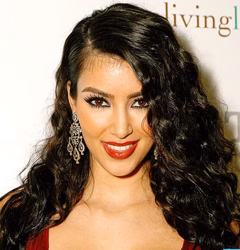 Khuon mat Kim Kardashian bien doi the nao sau 9 nam-Hinh-2