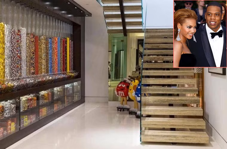 Trong căn biệt thự 85 triệu USD của Jay Z và Beyonce ở Beverly Hill có một khu vực vô cùng đặc biệt và được gọi là kho kẹo dành riêng cho con gái Ivy. Căn phòng với những hộp kẹo thủy tinh áp sát tường, đựng đầy những viên kẹo xanh đỏ cực kỳ hấp dẫn thị giác lẫn vị giác.