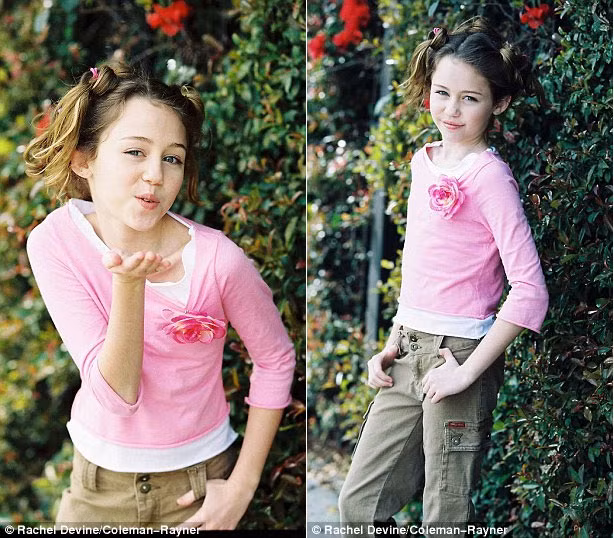 Những bức ảnh chụp Miley Cyrus lần đầu làm mẫu nhí năm 11 tuổi, chưa bao giờ công bố, là thời điểm cô đang làm mẫu nhí vào năm 2004.