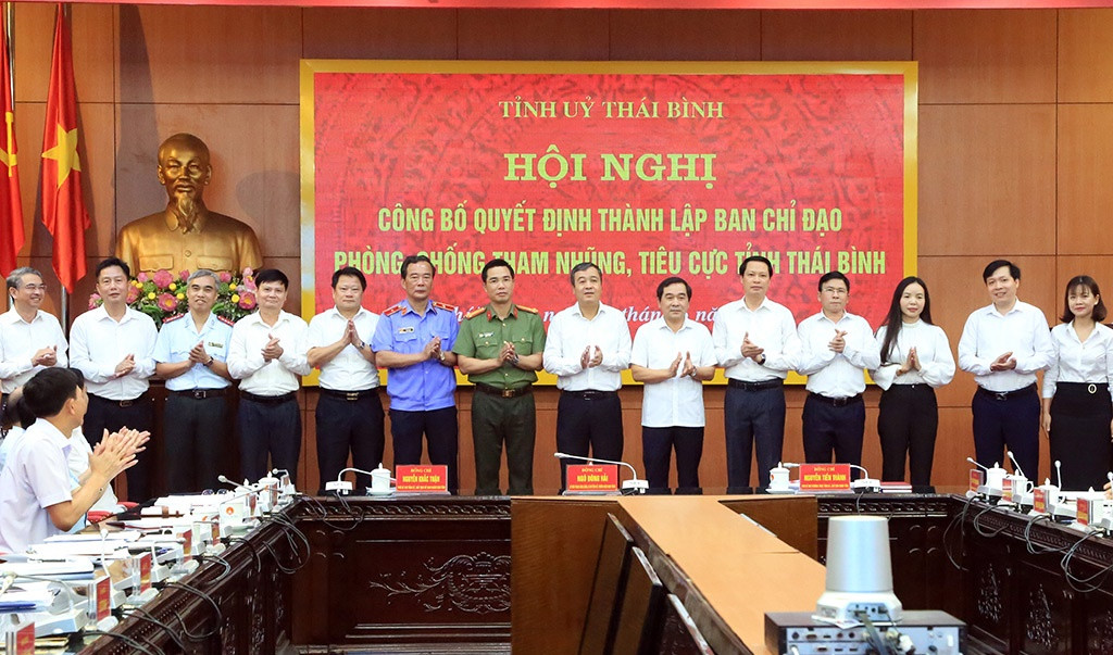  Bí thư Tỉnh ủy Thái Bình Ngô Đông Hải làm Trưởng Ban Chỉ đạo phòng, chống tham nhũng, tiêu cực tỉnh Thái Bình. Ông Ngô Đông Hải 52 tuổi quê quán Bình Định, nguyên Phó trưởng Ban Kinh tế Trung ương.