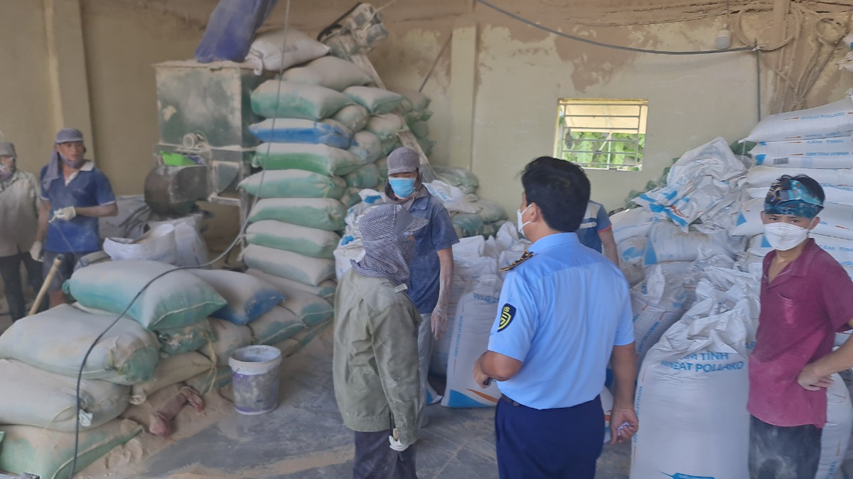 Hai Duong: Phat hien hang chuc tan cam my tron bot da tai Cong ty Tien Thanh-Hinh-2