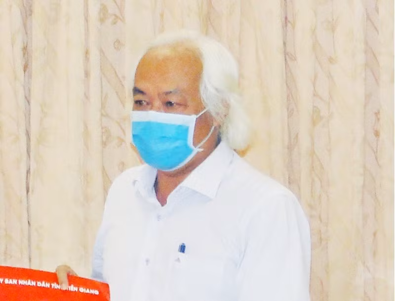 Giám đốc CDC Tiền Giang bị kỷ luật khai trừ Đảng. Tại kỳ họp thứ 6 mới đây, Ủy ban Kiểm tra Tỉnh ủy Tiền Giang thi hành kỷ luật bằng hình thức khai trừ đối với 4 người gồm: Nguyễn Ngọc Chơn - Bí thư Đảng ủy, Giám đốc CDC; Võ Thanh Bình - Đảng viên, Bí thư Chi bộ 2, Đảng ủy CDC Tiền Giang; Triệu Vương Tuyền - Chi ủy viên Chi bộ 2, Đảng ủy CDC Tiền Giang; Đặng Minh Uy - Đảng viên Chi bộ 2, Đảng ủy CDC Tiền Giang. Ủy ban Kiểm tra Tỉnh ủy Tiền Giang cũng xem xét, đề nghị thi hành kỷ luật ông Trần Thanh Thảo, Tỉnh ủy viên, Giám đốc Sở Y tế Tiền Giang.