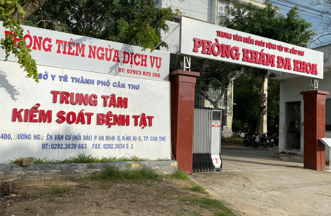  Cần Thơ chi 24,9 tỷ đồng mua kit test PCR thì của Việt Á chiếm tới 21,8 tỷ đồng, đơn giá là 367.500 đến 520.000 đồng. Mới đây, Thanh tra Cần Thơ kiến nghị lãnh đạo thành phố chuyển hồ sơ 7 gói thầu mua sắm vật tư, thiết bị y tế của Việt Á sang công an để điều tra dấu hiệu sai phạm. 