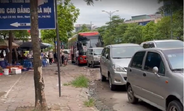 Ha Noi tang cuong kiem tra, xu ly “xe du, ben coc, xe tra hinh tuyen co dinh“