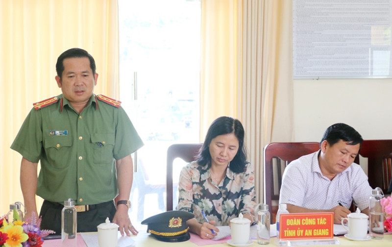 Đáng chú ý, Đại tá Đinh Văn Nơi có đề xuất Tỉnh ủy An Giang báo cáo Chính phủ xin ý kiến xem xét có xử lý hành chính hay không. Bởi, theo quy định 40 công dân nói trên đã có hành vi nhập cảnh trái phép nhưng bản thân họ hiện cũng đang rất khó khăn. Đồng thời hỗ trợ 40 người này về quê.