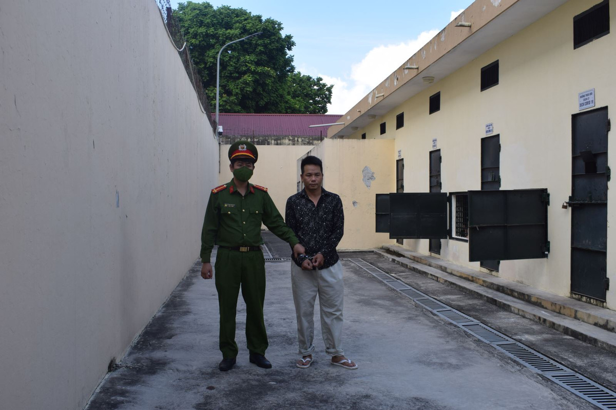 Hung Yen: Nam thanh nien cuop tiem vang bi nguoi dan bat giu-Hinh-2