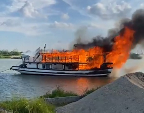 Vụ cháy không gây thiệt hại về người, nhưng làm 1/3 thân tàu phía đuôi, tầng 2, 3 của tàu bị hư hỏng nặng, 1 máy động cơ dầu, 1 máy phát điện chạy bằng dầu bị tác động nhiệt, 5 điều hòa nhiệt độ bị hỏng. 