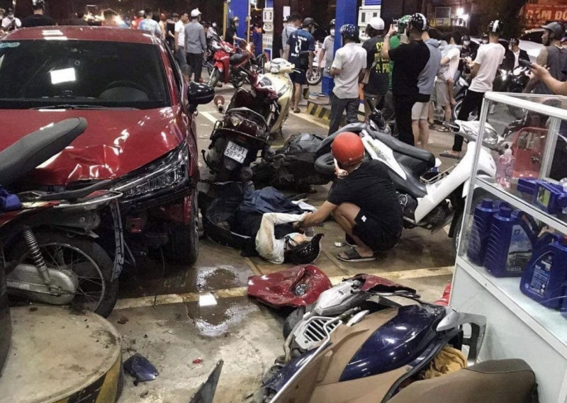 O to lao vao cay xang: Tai xe co nong do cao