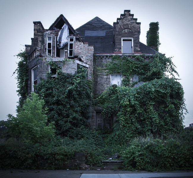 “Nó thực sự đáng sợ và nó vẫn khiến tôi rùng mình mỗi khi nghĩ về nó", Lawless nói.