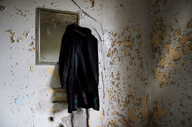 Hàng xóm từ bên kia đường nói rằng họ đã nghe thấy tiếng ma quỷ khuấy động trong ngôi nhà. Gần đây, nó đã bị phá hủy để dọn đường cho những dự án phát triển đô thị mới