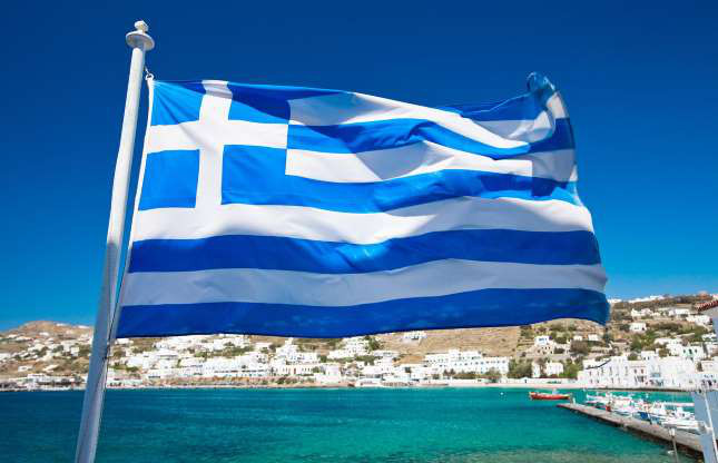 Quốc kỳ Hy Lạp: Liên tưởng tới các vùng biển xanh và các tòa nhà trắng dọc bờ biển của Hy Lạp, 9 đường kẻ ngang được cho là 9 âm tiết trong câu ngạn ngữ "eleftheria i thanatos" (tự do hay cái chết) của Hy Lạp. Chữ thập màu trắng ở góc trên bên trái đại diện cho Chính thống giáo phương Đông.
