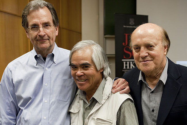 Arnett đã liên tục viết về chiến tranh Việt Nam trong 13 năm (1962 – 1975). Ông có mặt ở nhiều trận đánh, sự kiện chính trị lớn ở miền Nam Việt Nam. Từ trận Ấp Bắc tới thung lũng Ia drang. Cho đến cả sự kiện 30/4/1975, khi hầu hết người nước ngoài đã di tản khỏi Sài Gòn, ông vẫn ở lại để chứng kiến ngày kết thúc cuộc chiến mà ông theo dõi suốt 13 năm.