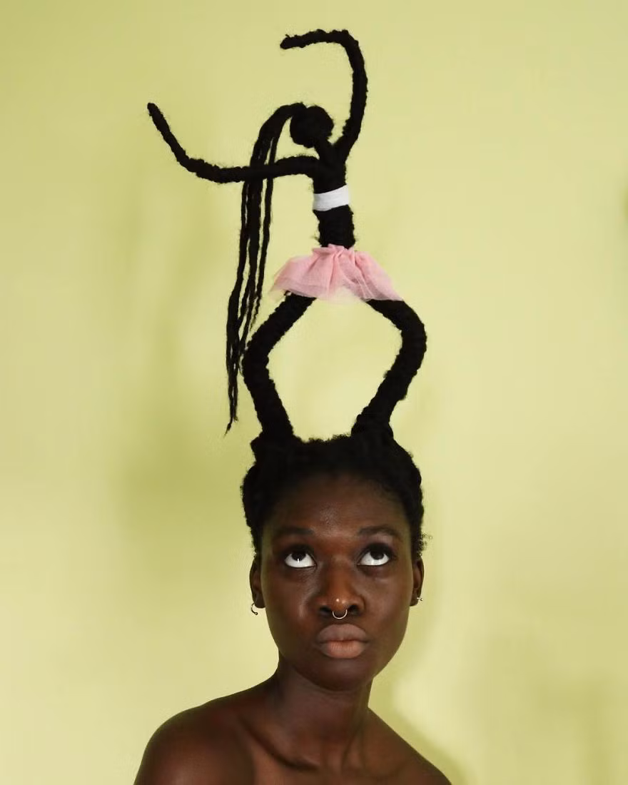 Kiểu tóc nghịch ngợm hơn một chút.