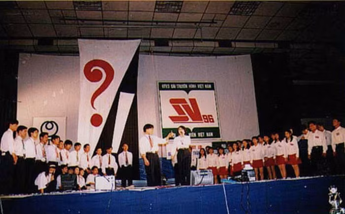 Nói về những chương trình mang dấu ấn của Lại Văn Sâm phải nhắc đến là SV 96. Ngay khi ra đời, chương trình đã thu hút hàng ngàn học sinh, sinh viên tham gia và theo dõi. Đây là một sân chơi thể hiện trí tuệ và sự thông minh, sáng tạo cho các sinh viên tài năng. Ảnh: Nguoilaodong. 