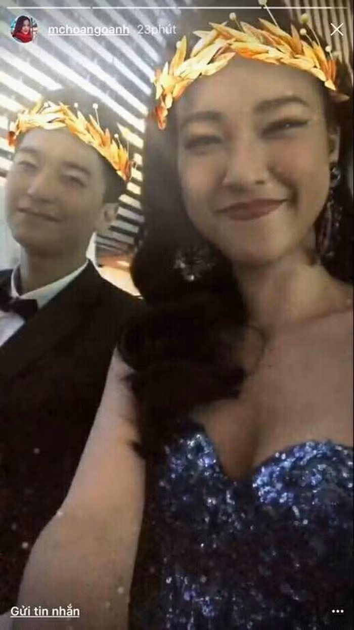  Hoàng Oanh sau đó cũng đã đăng lên instagram bức ảnh chụp chung "như chưa từng có cuộc chia ly". Sau khi cư dân mạng tỏ ra nghi ngờ thì cô nhanh chóng gỡ bức ảnh xuống. Ảnh: FB Huỳnh Hương.