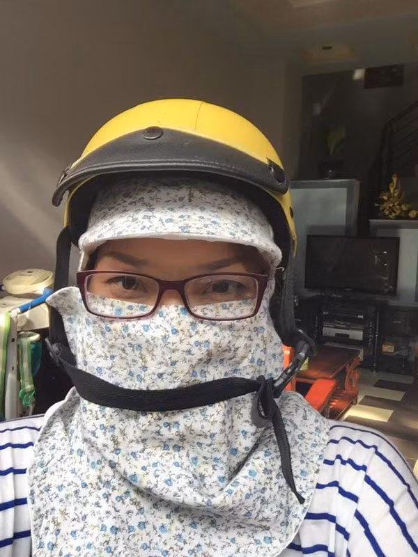 Khó mà nhận ra được đây là ca sĩ nổi tiếng "Vùng trời bình yên". Ảnh: Tiin.