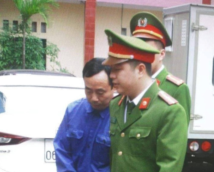 Sang 19/4, xu kin nguyen pho phong canh sat kinh te Thai Binh xam hai nu sinh-Hinh-2