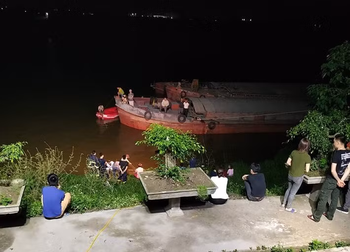 Thong tin vu nu sinh nhay cau sau khi bi hiep dam