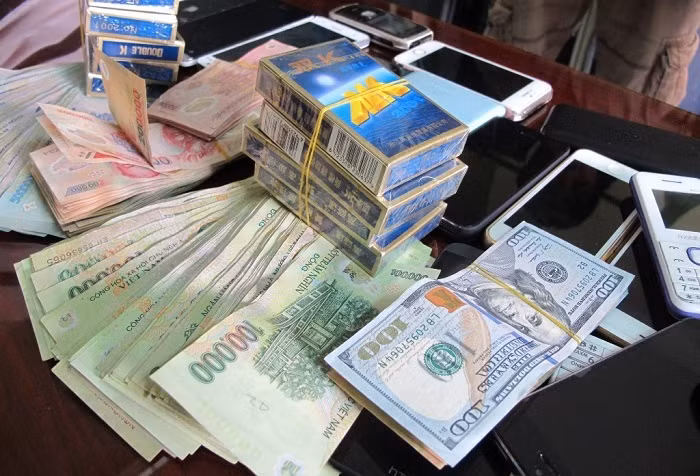 Nguyen pho cong an xa o Dak Lak bi bat do... nhan hoi lo cua nguoi danh bac