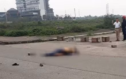 Nam thanh nien ngoi len nguoi co gai dam nhieu nhat roi tu sat