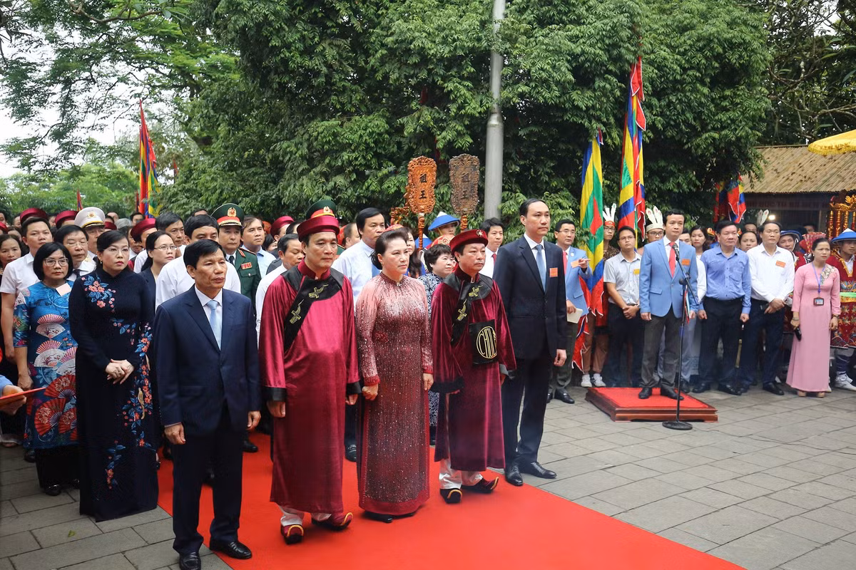 Chum anh: Hang trieu nguoi cung dang huong tuong nho cac Vua Hung