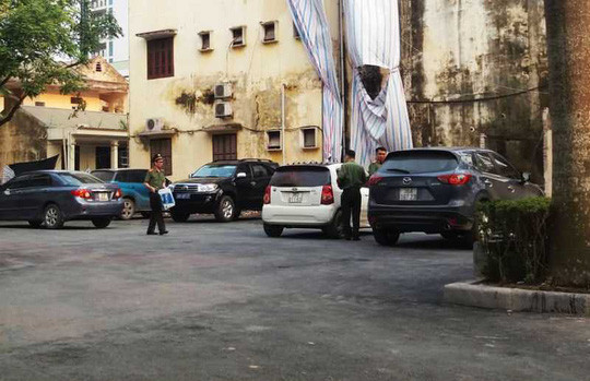 Tam giu 5 Thanh tra Thanh Hoa vi nhan tien doi tuong bi thanh tra