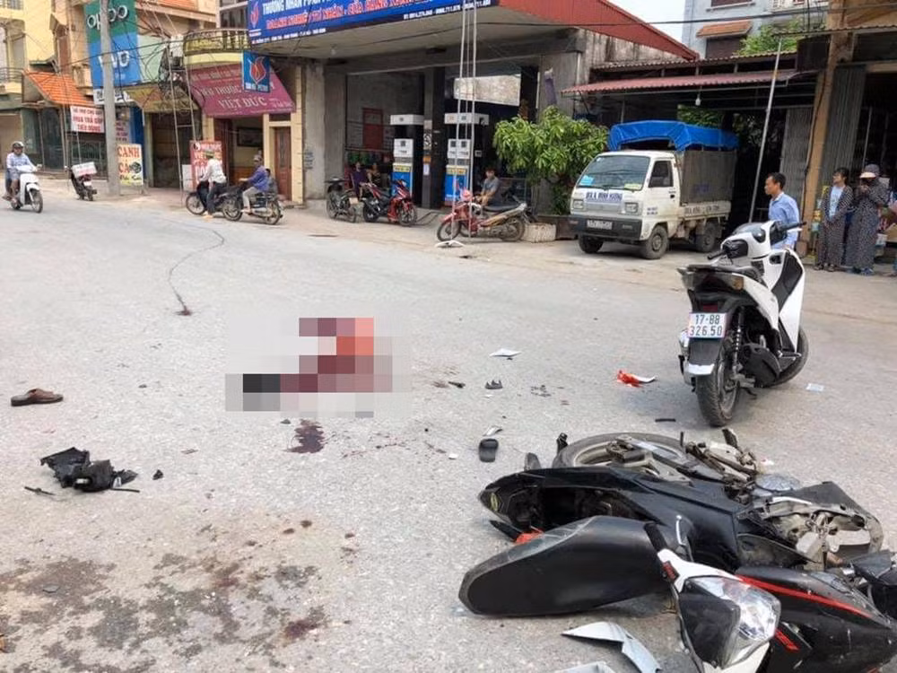 Hai bo con tu vong khi va cham voi xe may di dua dau o Thai Binh