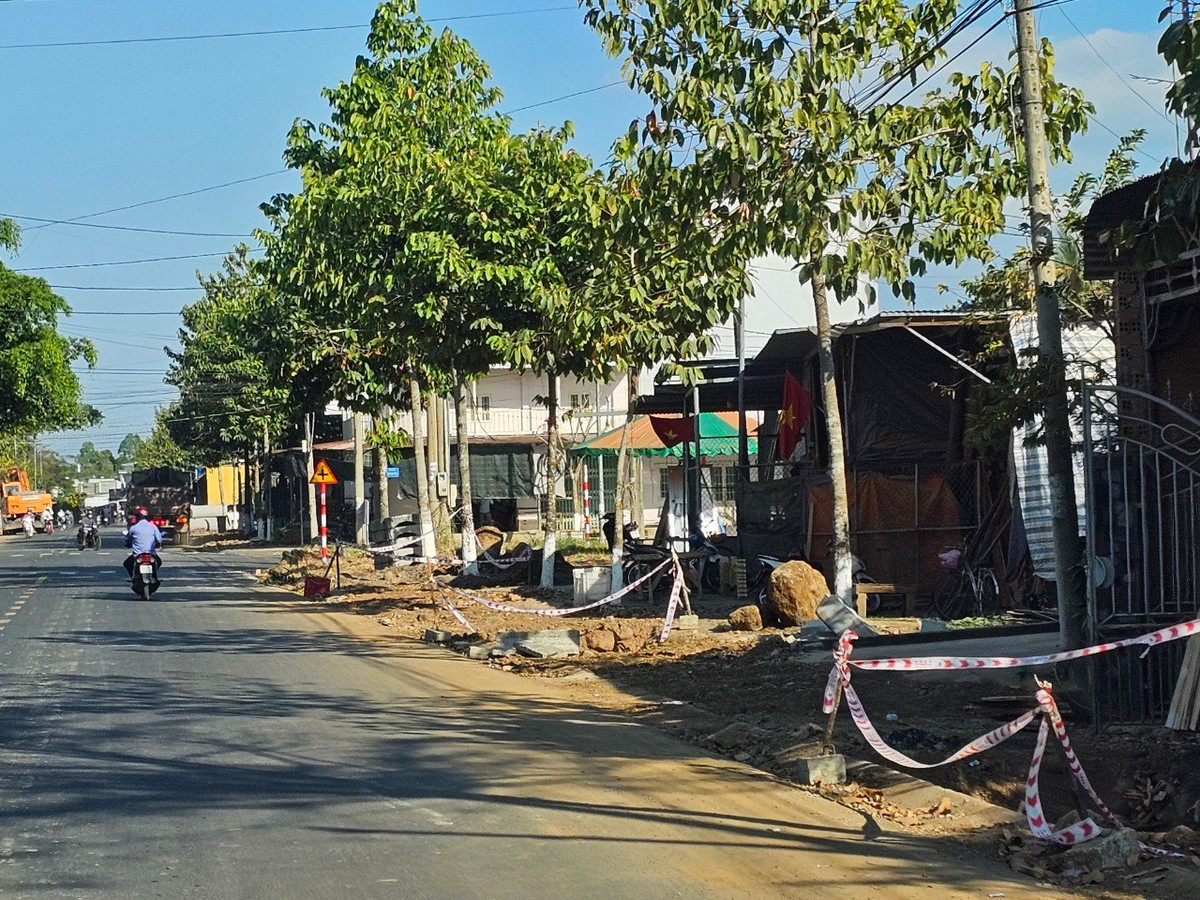 Cận cảnh DA nâng cấp vỉa hè nội ô 13 tỷ ở Định Quán - Hình 5 Can canh DA nang cap via he noi o 13 ty o Dinh Quan-Hinh-5