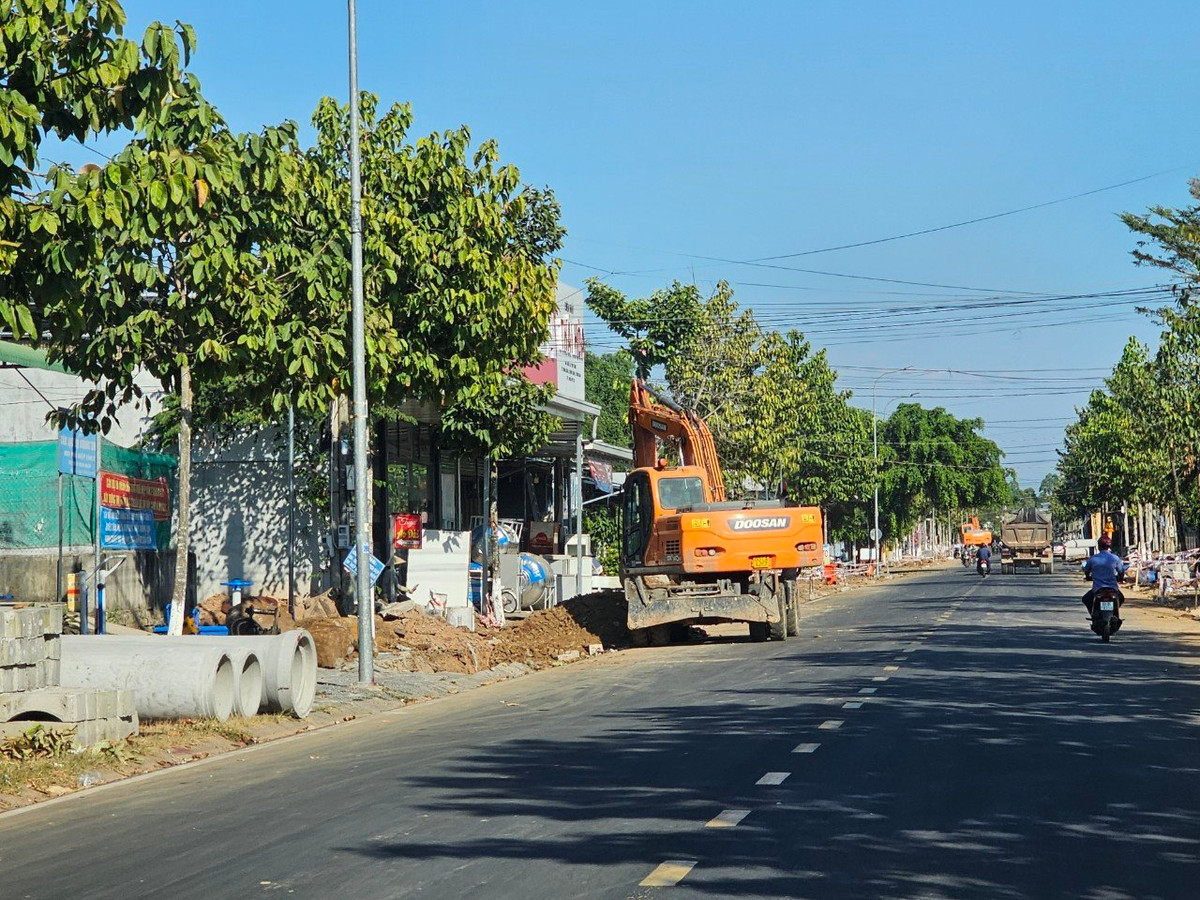 Cận cảnh DA nâng cấp vỉa hè nội ô 13 tỷ ở Định Quán - Hình 4 Can canh DA nang cap via he noi o 13 ty o Dinh Quan-Hinh-4