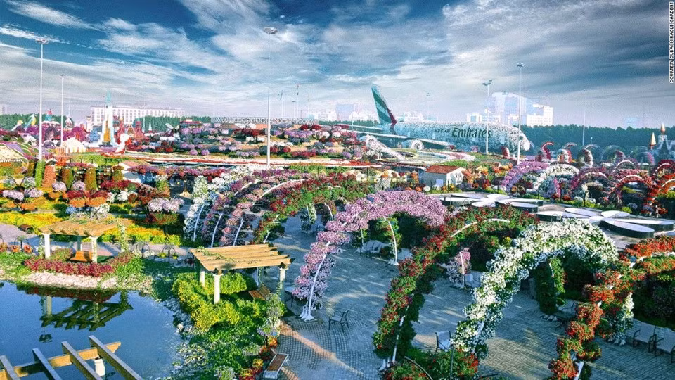 Dubai Miracle Garden nằm trong công viên giải trí Dubailand.
