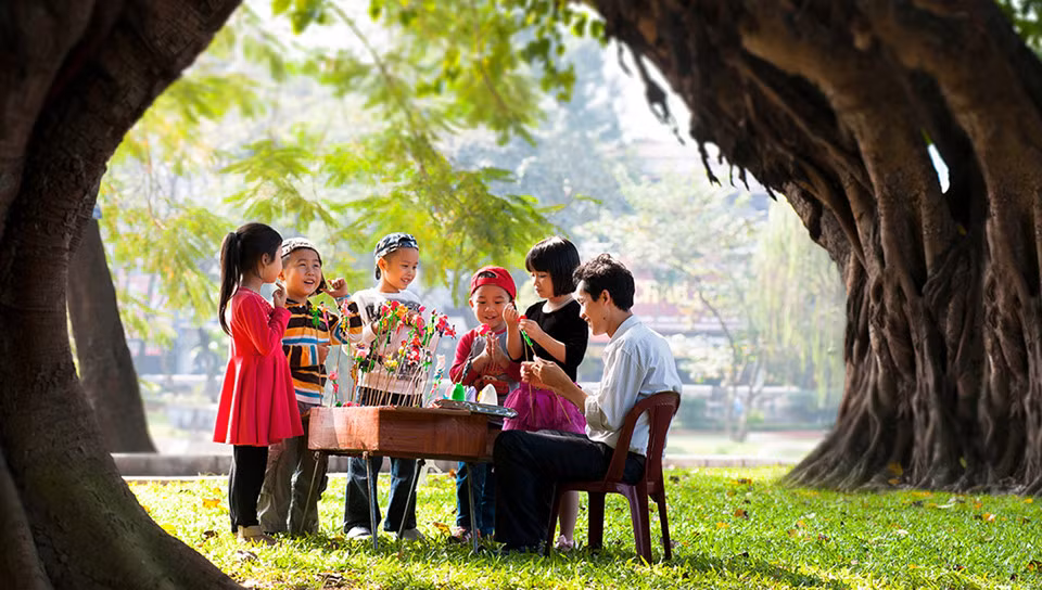 Triển lãm “Góc nhỏ Hà Nội” lần thứ 2 diễn ra từ ngày 25-29/8 tại Nhà triển lãm 29 Hàng Bài, là triển lãm tổng kết, đánh dấu một chặng đường mà nghệ sĩ nhiếp ảnh Nguyễn Xuân Chính đã đi qua.