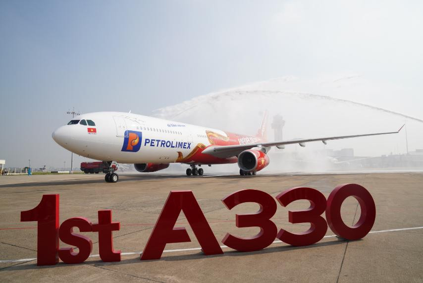 Vietjet don tau bay than rong A330 dau tien, chuc mung mua Giang sinh 2021