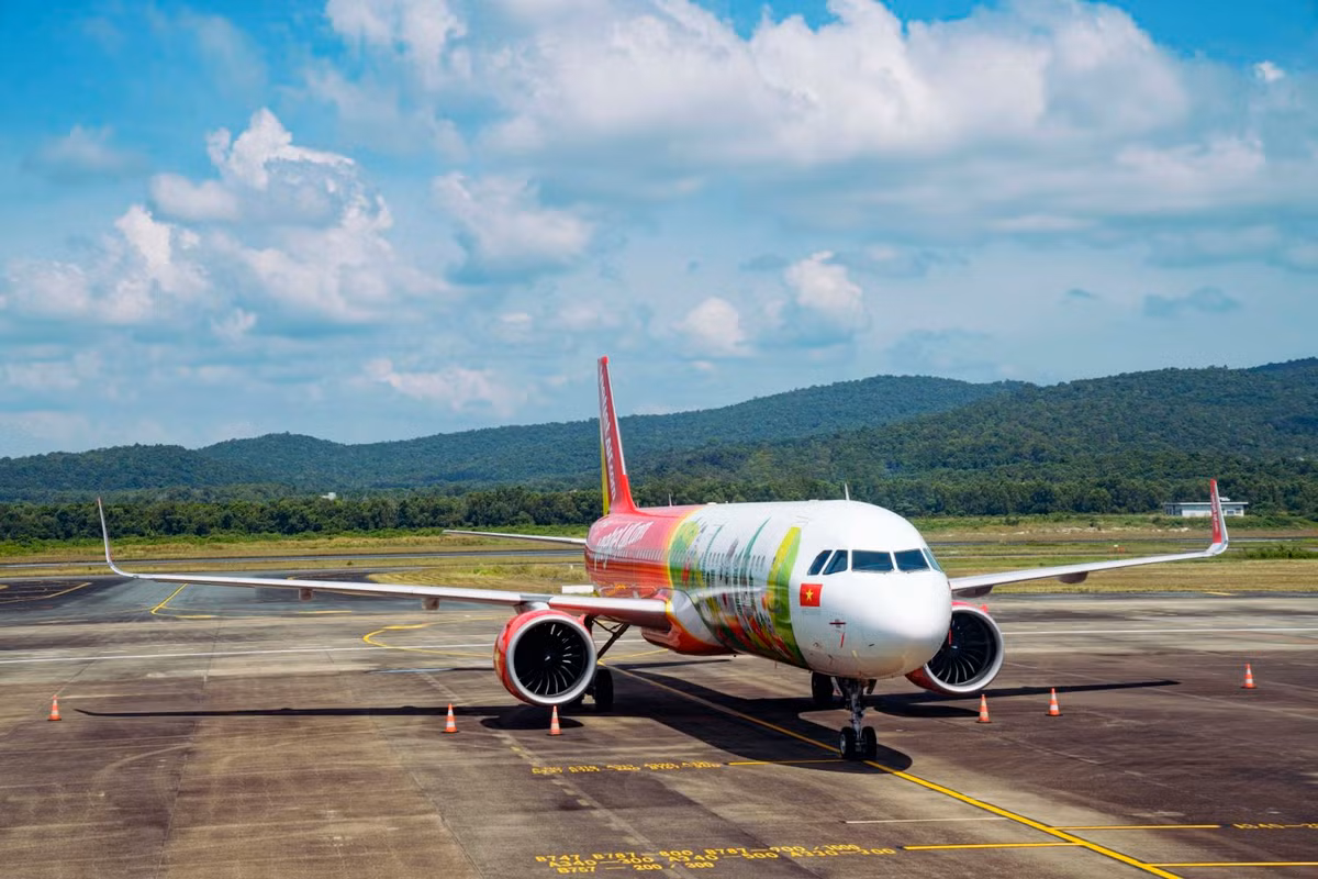 Bay chat, song tron mua le hoi voi ve dong gia 10.000