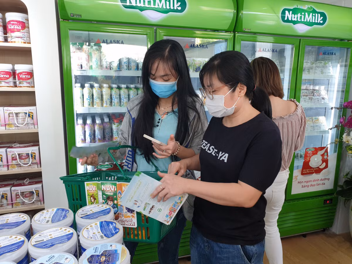 Nutifood trao tận tay khách hàng giải pháp dinh dưỡng của các chuyên gia - Hình 3 Nutifood trao tan tay khach hang giai phap dinh duong cua cac chuyen gia-Hinh-3