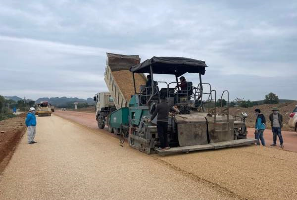 Cao toc Bac - Nam doan Bim Son sap hoan thanh, luc day thu hut dau tu-Hinh-4