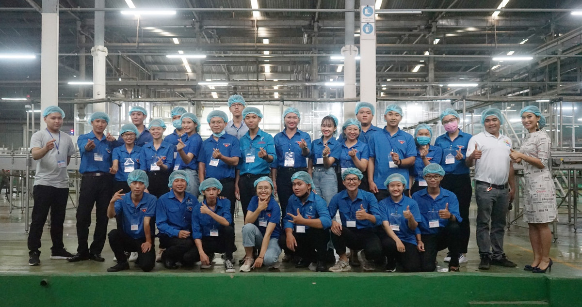 Doan dai bieu lop tap huan chuyen giao KHCN khu vuc DNB tham quan va giao luu tai Tap doan Tan Hiep Phat-Hinh-4