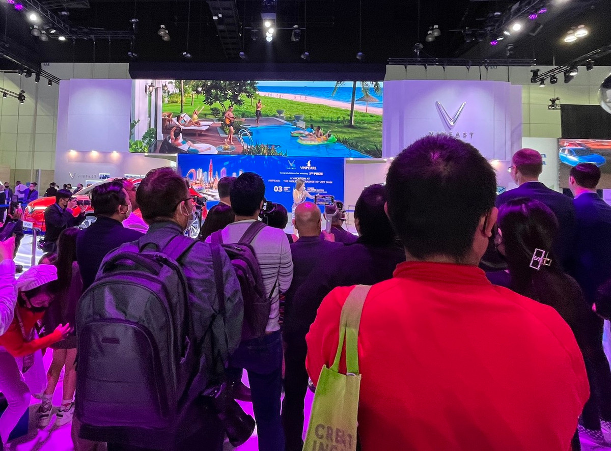 VinFast “cho” hon Viet sang My, gay an tuong voi hang nghin khach tham quan-Hinh-2