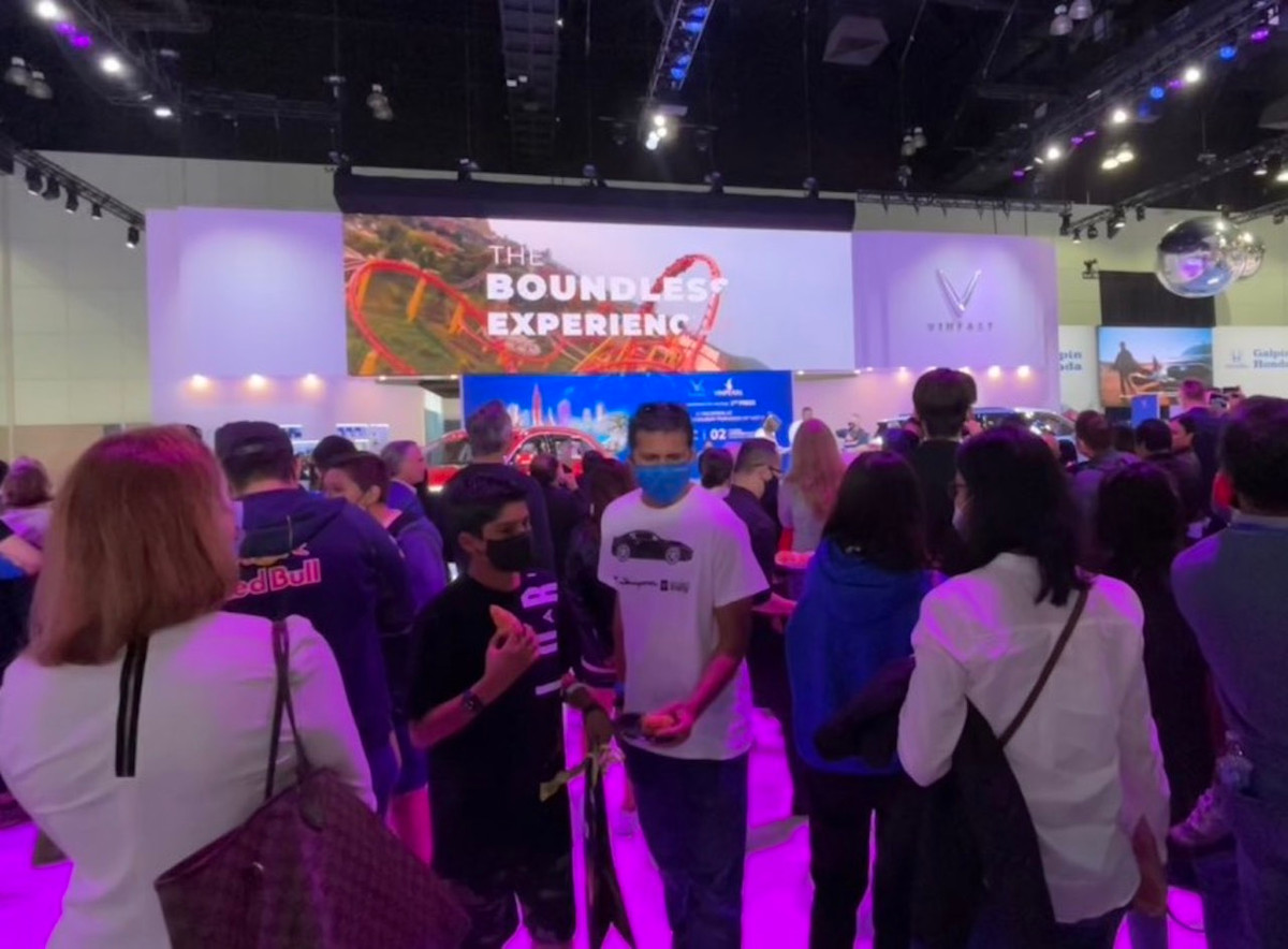 VinFast “cho” hon Viet sang My, gay an tuong voi hang nghin khach tham quan-Hinh-7