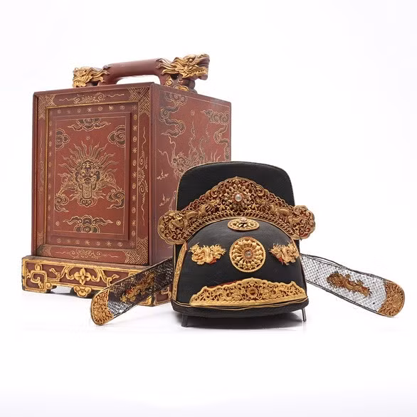 Mu quan trieu Nguyen lap ky luc co gia cao gap 1.000 lan