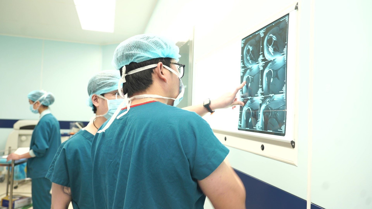 Ca phau thuat chan thuong vai cua thu mon Van Toan thanh cong tot dep-Hinh-3