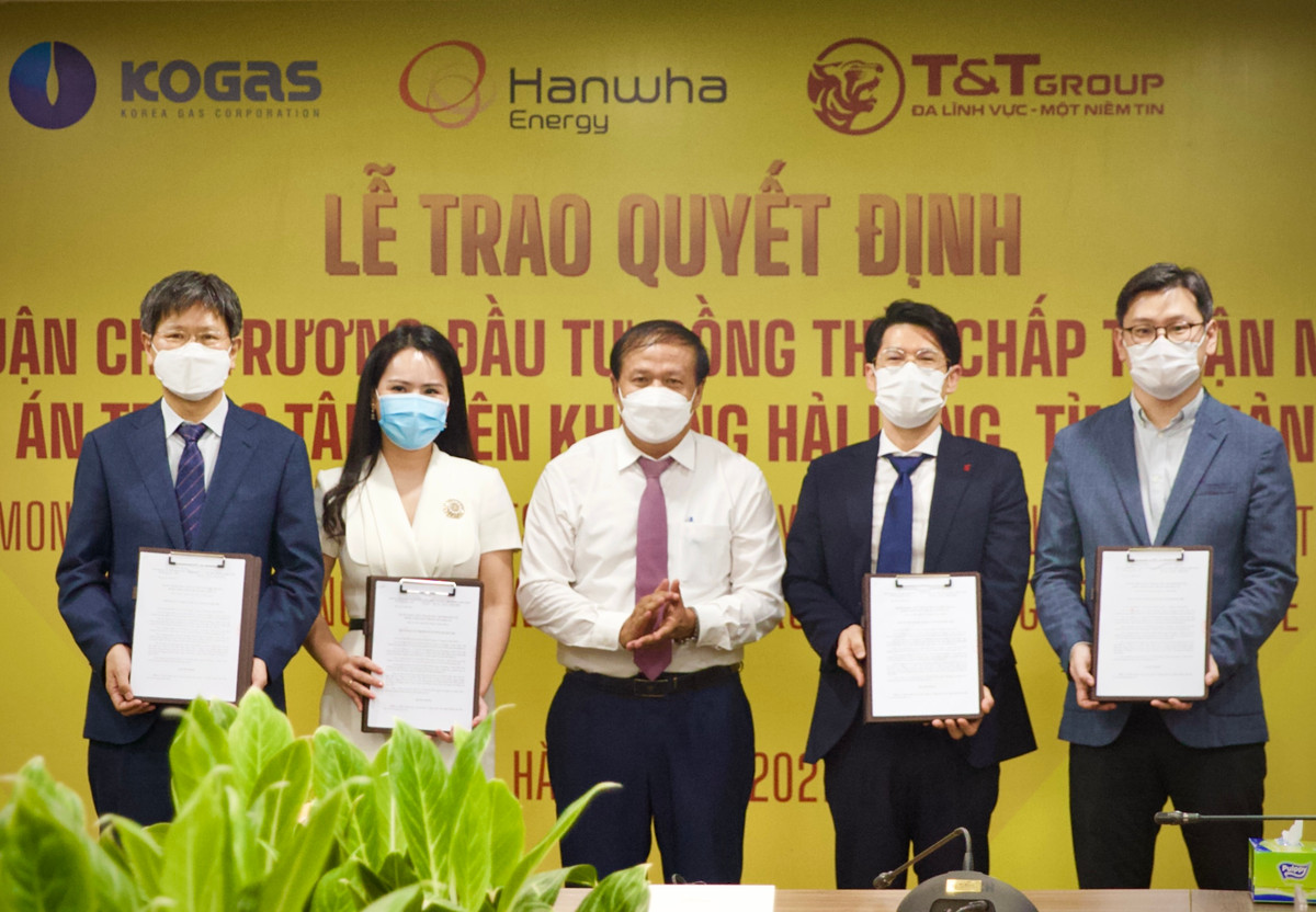 Quảng Trị trao quyết định chủ trương đầu tư dự án điện khí LNG Hải Lăng Quang Tri trao quyet dinh chu truong dau tu du an dien khi LNG Hai Lang