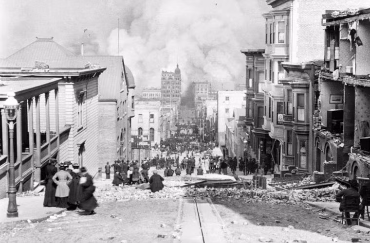 Năm 1906, trận động đất lớn nhất trong lịch sử nước Mỹ đã xảy ra ở San Francisco, làm ¾ diện tích thành phố trở thành đống đổ nát.