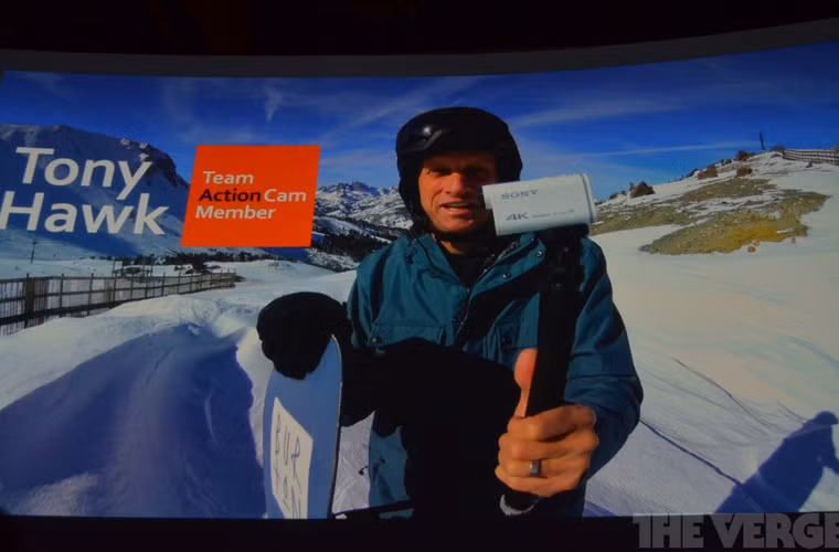 Đoạn video trượt ván nổi tiếng của Tony Hawk cho thấy chất lượng của loại camera hành trình này của Sony.