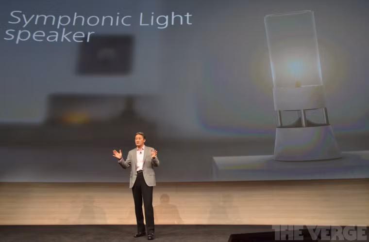 Một ví dụ được Sony đưa ra cho hướng kinh doanh này: hãng sẽ bán các dòng loa Symphonic Light, là kết quả của sự kết hợp âm thanh - ánh sáng.