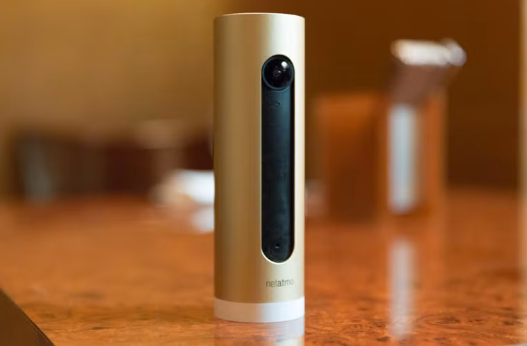 Camera thông minh Netamo Welcome có khả năng nhận ra khuôn mặt và theo dõi các thành viên trong gia đình lúc đi, lúc về.