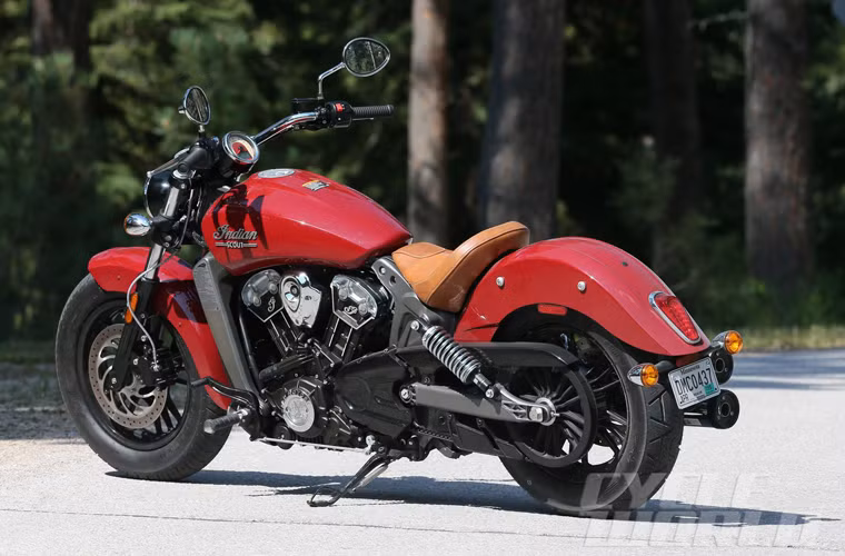 Bộ khung sườn hơi thấp và nhẹ.