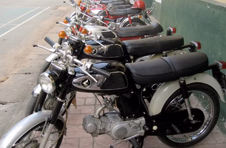 Những chiếc Honda sản xuất cách đây vài chục năm cùng tụ hội tại Sài Gòn trong một sự kiện diễn ra những ngày cuối năm 2014