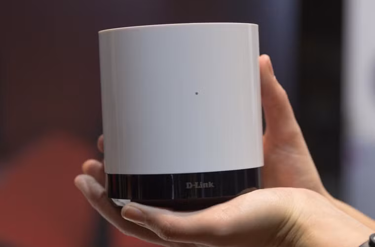 Hãng kì cựu về lĩnh vực mạng D-Link ra mắt nền tảng nhà thông minh riêng D-Link Connected Home Hub tại CES 2015 và dự định bán các thiết bị theo nền tảng này với giá khoảng 80 USD.