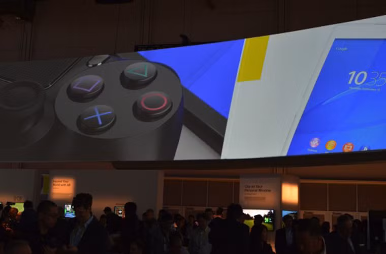 Sony đang trải qua một trong những giai đoạn khó khăn nhất, khi hãng phải bán lại một số ngành kinh doanh chính. Nhưng với sự kiên trì vốn có của người Nhật, hãng này vẫn luôn đấu tranh cho vị thế của mình trên thương trường và người dùng vẫn tiếp tục được chứng kiến những thành quả mới của hãng, chẳng hạn như trò chơi LittleBigPlanet do Media Molecule sản xuất và Sony Computer Entertainment phát hành.